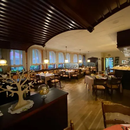 Hotel Herbstein Отель Herbstein